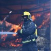 Incendio nunha nave industrial en Calvelo