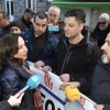 Funcionarios da Lama conversan con Margarita Robles ás portas do acto do PSOE
