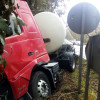Accidente dunha furgoneta e dous camións entre A Estrada e Cuntis