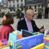 Iniciativa Pasen e lean na praza da Ferrería con motivo do Día Internacional do Libro 2017