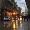 Os bombeiros interveñen ante desprendementos na rúa Riestra