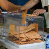 Gente votando en Pontevedra en las elecciones generales del 23J