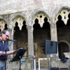 Recital de poesía nas ruínas de San Domingos durante Pontepoética