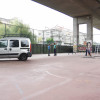 Representates de la Asociación Skate de Pontevedra visita las obra sen el Skatepark temporal de Mollabao