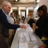 Xente votando en Pontevedra nas eleccións galegas do 25-S