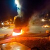Pneumáticos incendiados na rotonda de Lérez para cortar o tráfico de madrugada