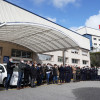 Minuto de silencio de los trabajadores de la sede de Froiz en Lourido por el fallecimiento de Magín Froiz