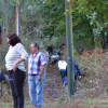 Veciños do lugar de Vilar na zona onde apareceu o coche no que escapou o presunto homicida de Ponte Sampaio