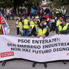 Concentración de trabajadores de Ence frente a la Deputación