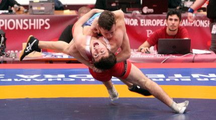 Primeira xornada do Campionato de Europa Júnior de Loitas Olímpicas no Municipal