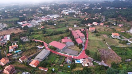 Nova imaxe da contorna do colexio Vilaverde de Mourente