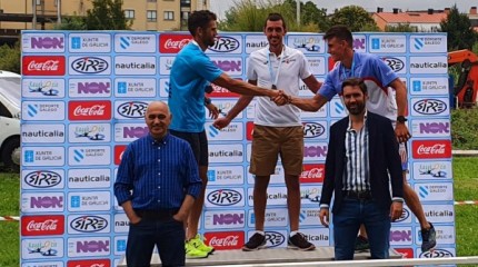 Entrega de medallas do Campionato de España de Maratón de Piragüismo