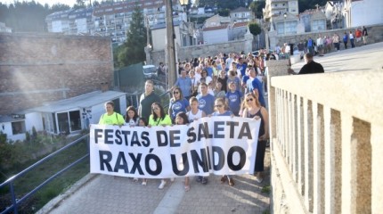 Manifestación en Raxó en defensa da Festa da Saleta