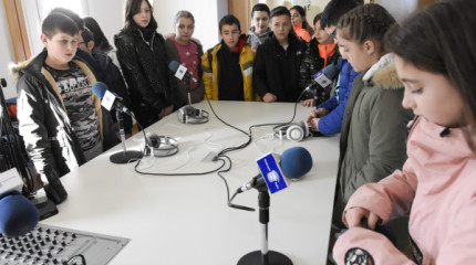 Alumnos do CEP Plurilingüe Riomaior de Vilaboa achéganse ao xornalismo con PontevedraViva