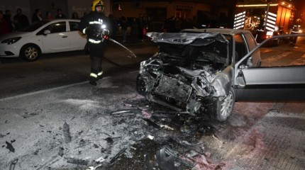 Tres persoas feridas nunha colisión frontal entre dous vehículos en Estribela
