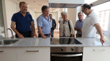 O alcalde visita as obras case finalizadas do novo local social do Burgo