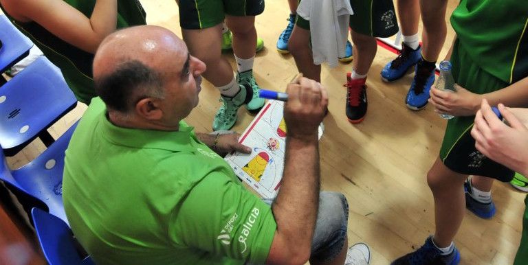 Lino Vázquez, durante un partido de la base del Arxil