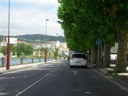 Vehículo de la Policía Local de Pontevedra  en la avenida de Bos Aires