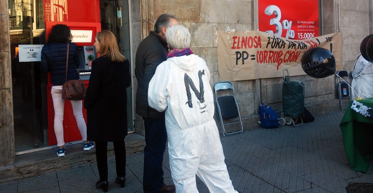 Ana Pastor coincide no caixeiro ante un acto contra Elnosa