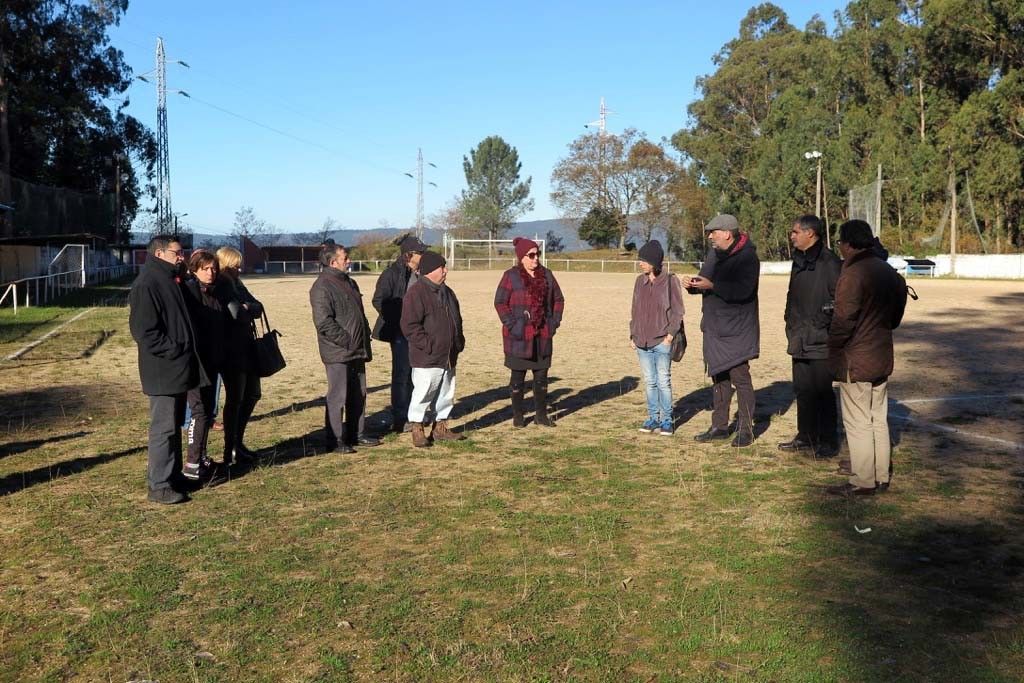 Visita de Anxos Riveiro y Demetrio Gómez al campo de O Casal