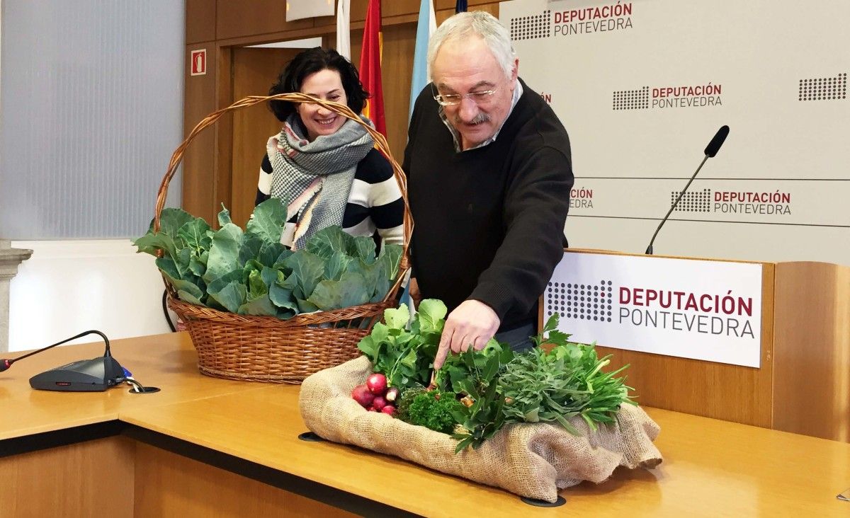 Mosquera con las verduras y hortalizas cultivadas con compost en Príncipe Felipe