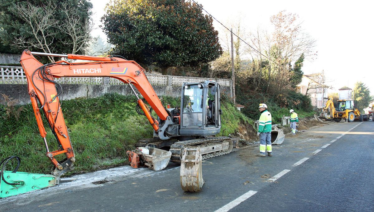 Obras de saneamiento en Mourente