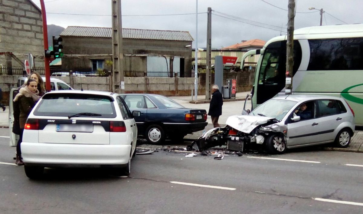 Accidente múltiple en la recta de Rubiáns