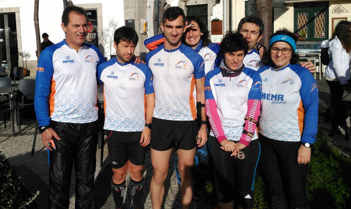 Deportistas del Club Aromon Pontevedra en la Portugal City Race de Esposende