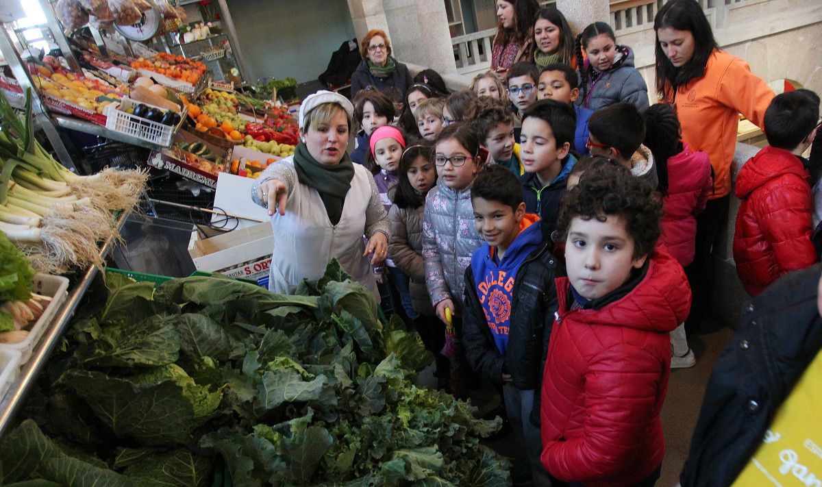 Visita guiada del Ganapán para acercar a los escolares al mercado