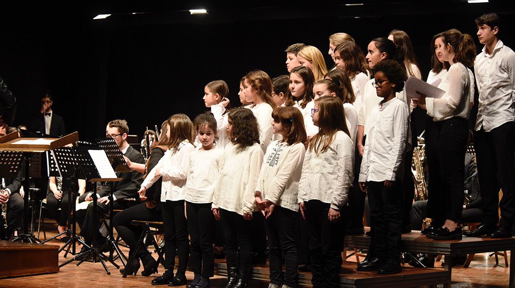 Concerto da BMP e o coro Luis García Limeses