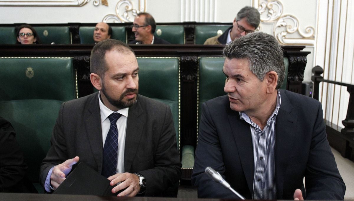 Diputados del grupo provincial del PSdeG-PSOE en un pleno de la Deputación