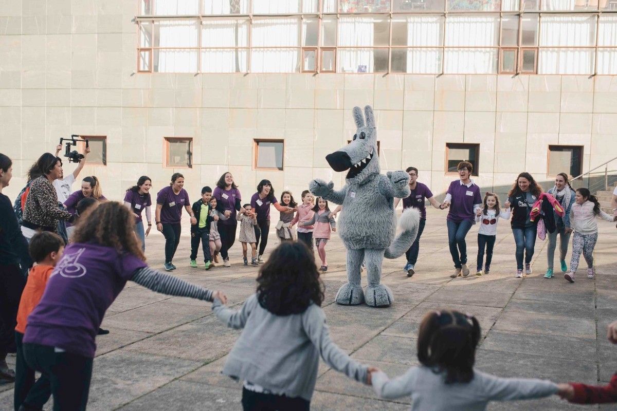 Danza da choiva de Orbil no Salón do Libro Infantil e Xuvenil de Pontevedra