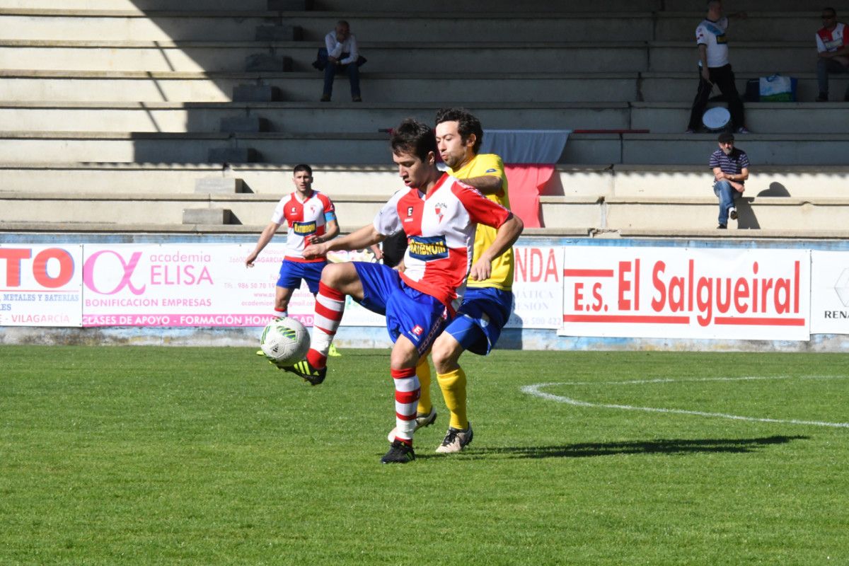 Partido entre Arosa y Dubra en A Lomba