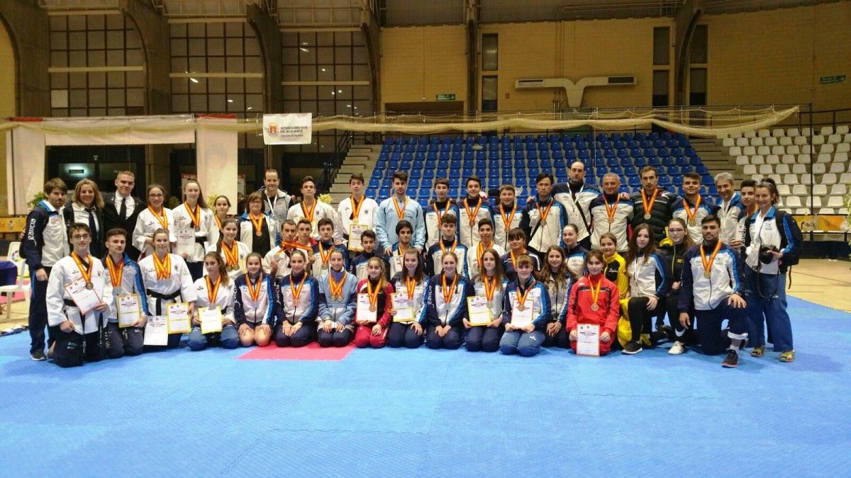 Deportistas gallegos que lograron medalla en el Open de España de taekwondo