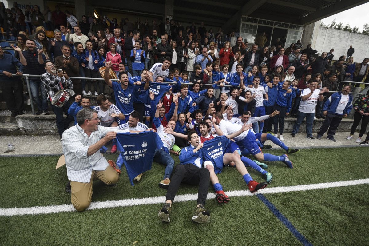 El Marcón celebra en O Carrasco su ascenso a Regional Preferente