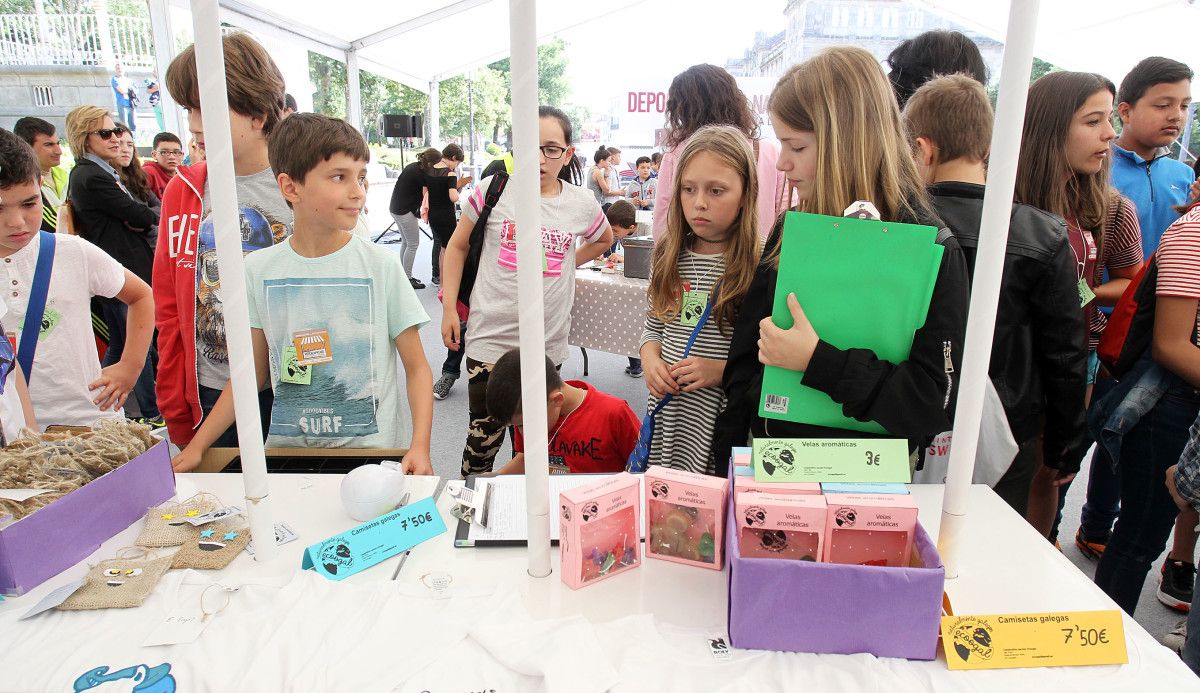 Mercado en la calle, dentro del proyecto Depoemprende na Escola