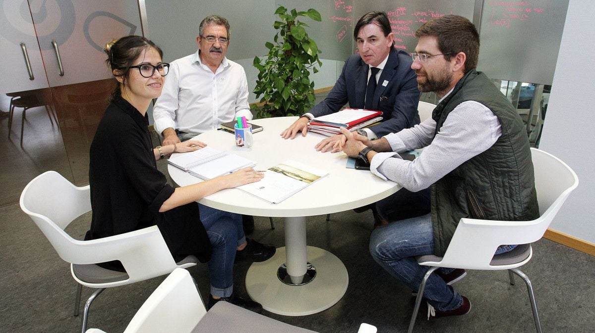 Reunión de Anabel Gulías con AJE, Aempe y la Cámara de Comercio