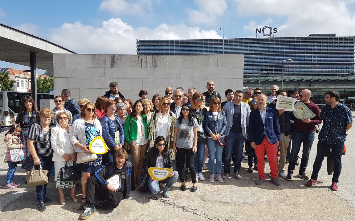 Pasajeros del Atlántico Express a su llegada a Oporto