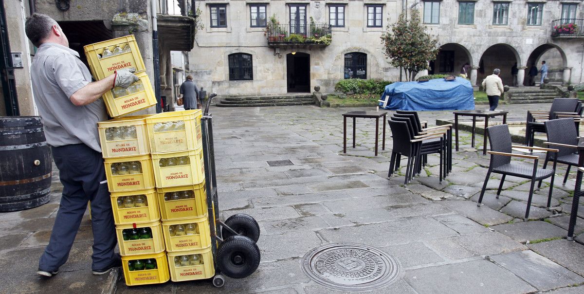 Trabajador en una calle de Pontevedra