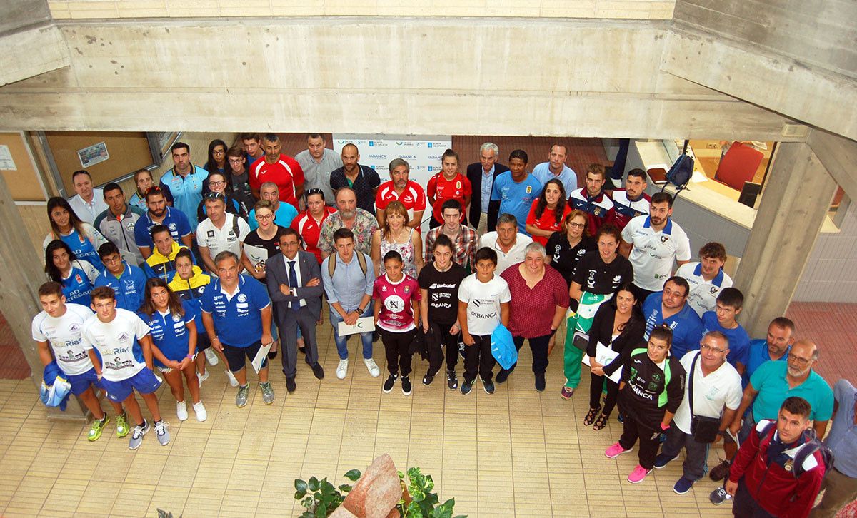 Firma del patrocinio de la Fundación Deporte Galego a clubes de Pontevedra