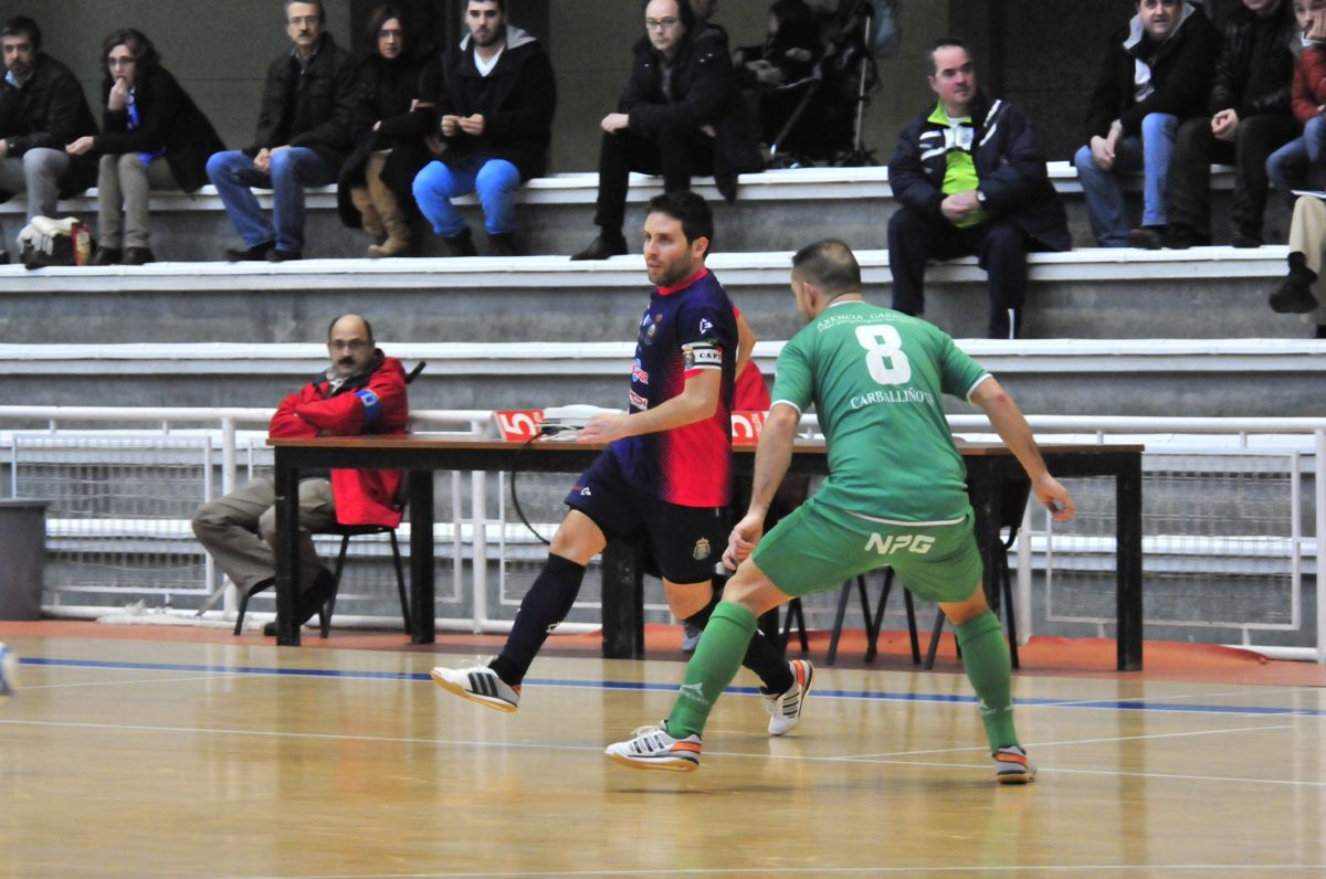 Raúl Jiménez durante un partido como jugador del Leis contra el Carballiño FS