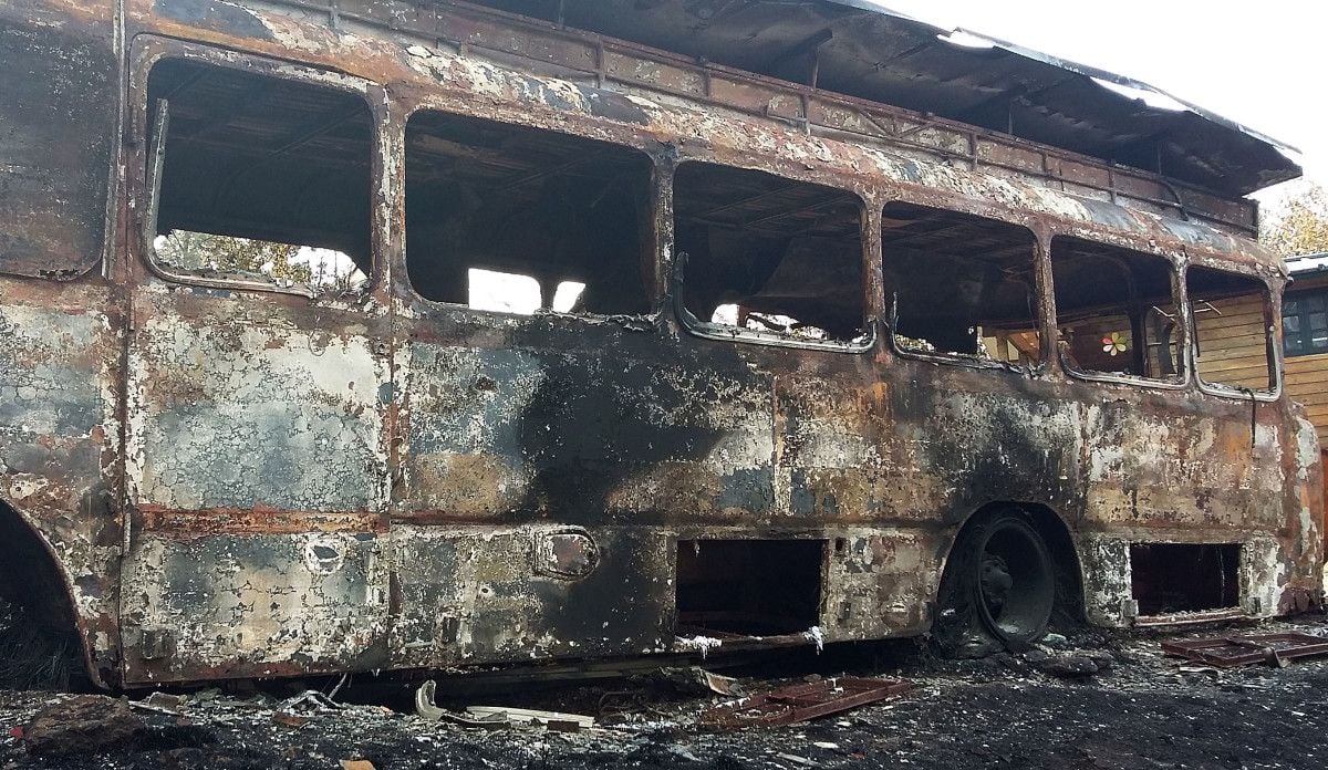 El incendio de Ponte Caldelas arrasó la casa de Elena y Harry en A Insua