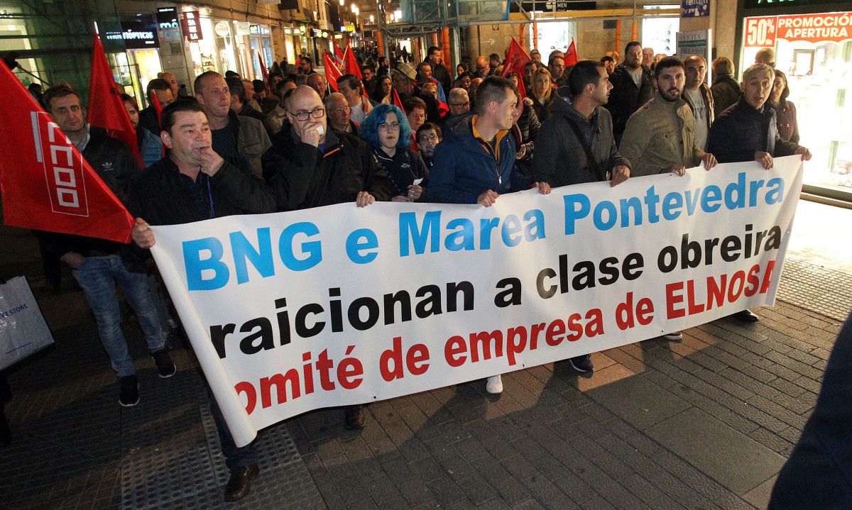 Manifestación dos traballadores de Elnosa polas rúas de Pontevedra