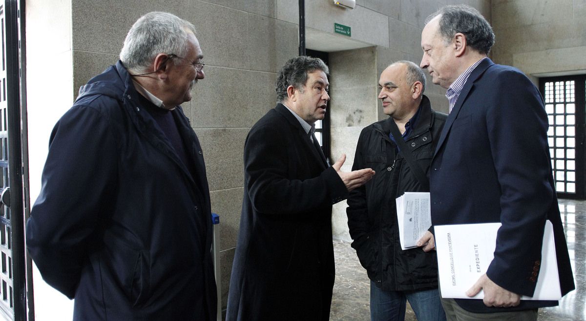 Miguel Fernández Lores, César Mosquera, Antón Louro y Agustín Fernández, antes del Pleno (archivo)