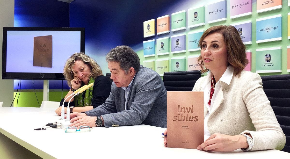 Presentación en el Concello del libro "Invisibles" de Montse Fajardo