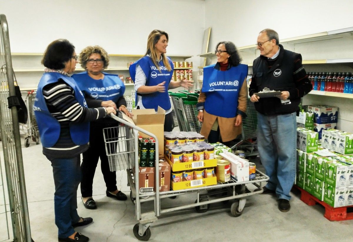 La presentadora Carlota Corredera apoya la campaña del Banco de Alimentos