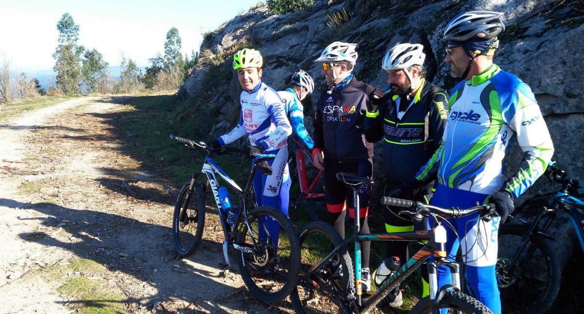 Técnicos de la Federación Internacional de Triatlón visitan Pontevedra