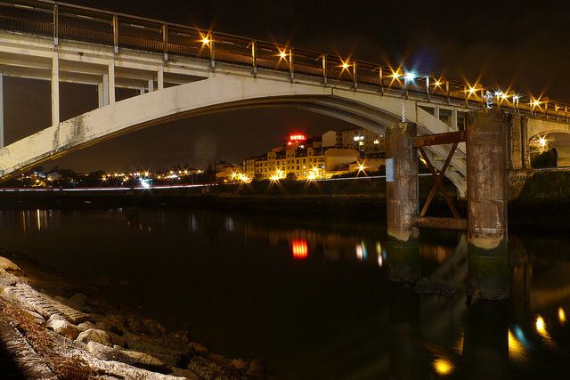 Puente de A Barca en 2012, cuando contaba con iluminación