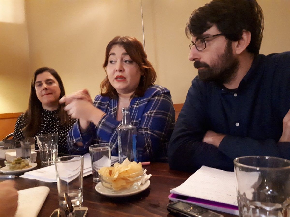 A senadora Vanessa Angustia, a deputada Ángela Rodríguez e o deputado do Parlamento, Marcos Cal