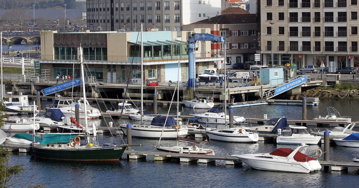 Instalacións do Club Naval de Pontevedra na avenida de Uruguay